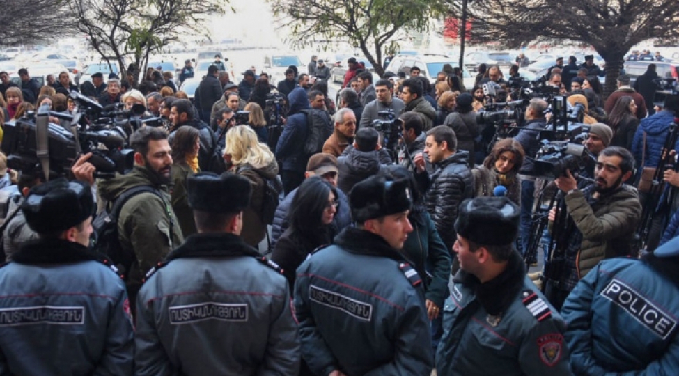 Yerevanda ömürlük məhbusların qohumları etiraz aksiyası keçirib
