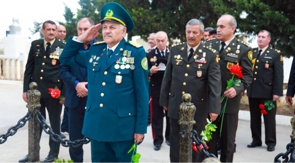 shehid-adina-sonsuz-ehtiramla