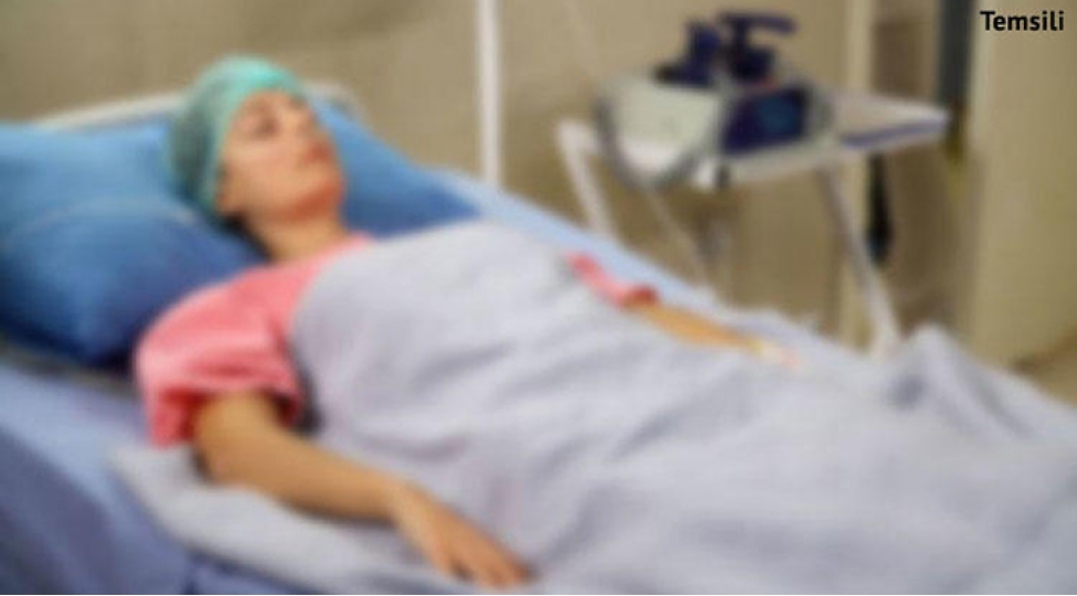 10-il-komada-olan-qadin-hekimden-ushaq-dunyaya-getirdi