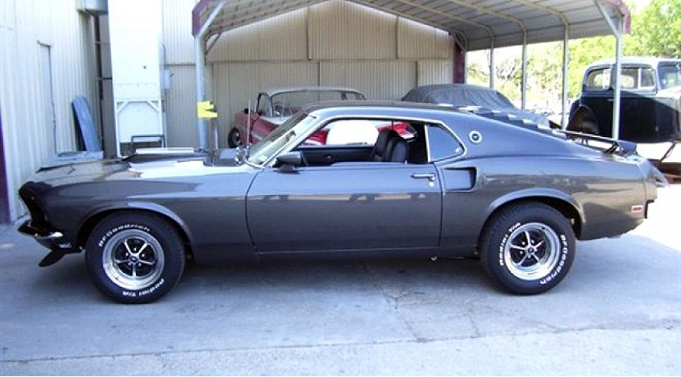 zibilliye-atilan-mashini-son-model-avtomobile-chevirdi