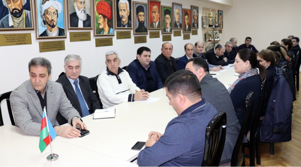 her-ugurun-arxasinda-gergin-zehmet-dayanir