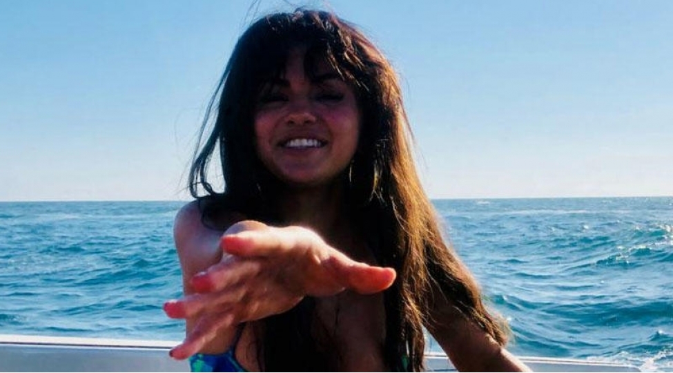 selena-qomez-taxtindan-endi-yerini-o-tutdu