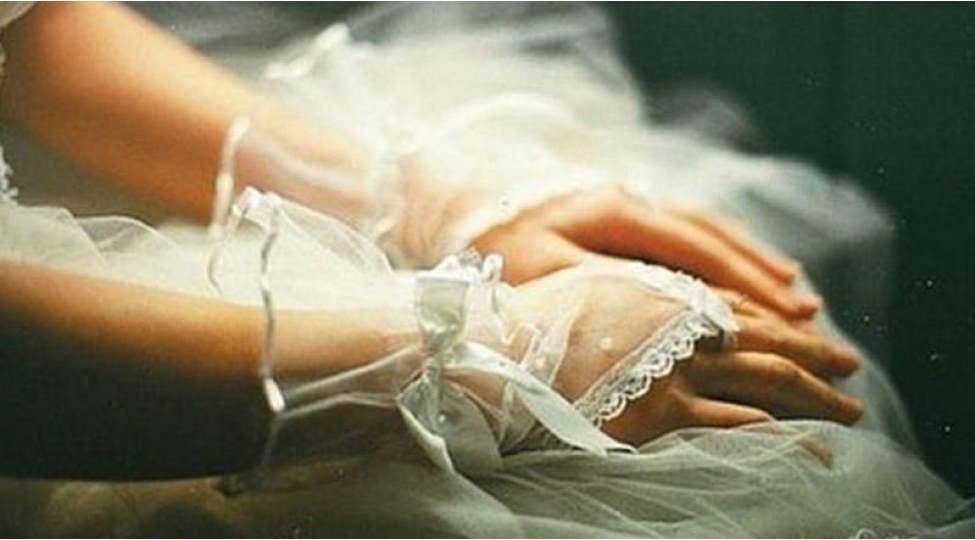 1-ayin-gelini-kishi-chixdi-qohumlar-dehshete-geldiler-foto