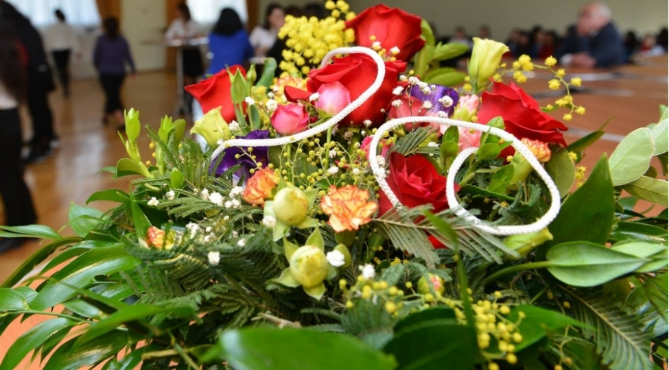 chichekler-beyni-mualice-edir