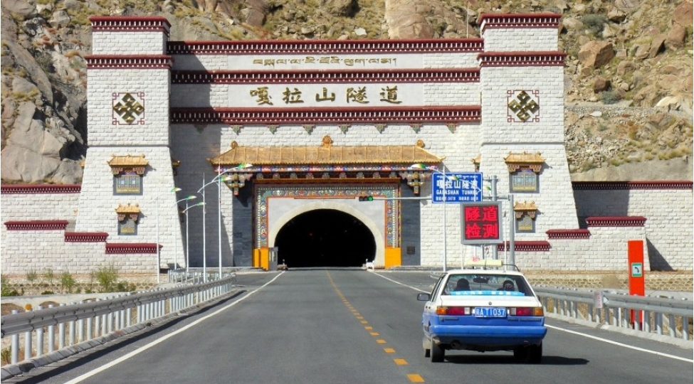 en-yuksekde-yerleshenavtomobil-tuneli-istifadeye-verilib