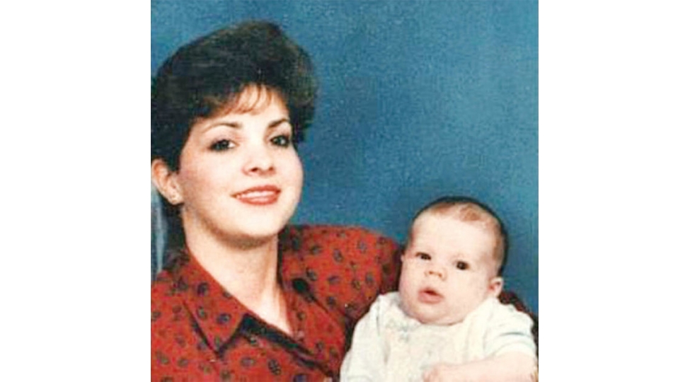 3-yashinda-cinayeti-gordu-hech-kesi-inandira-bilmedi-26-il-sonra-ise-foto