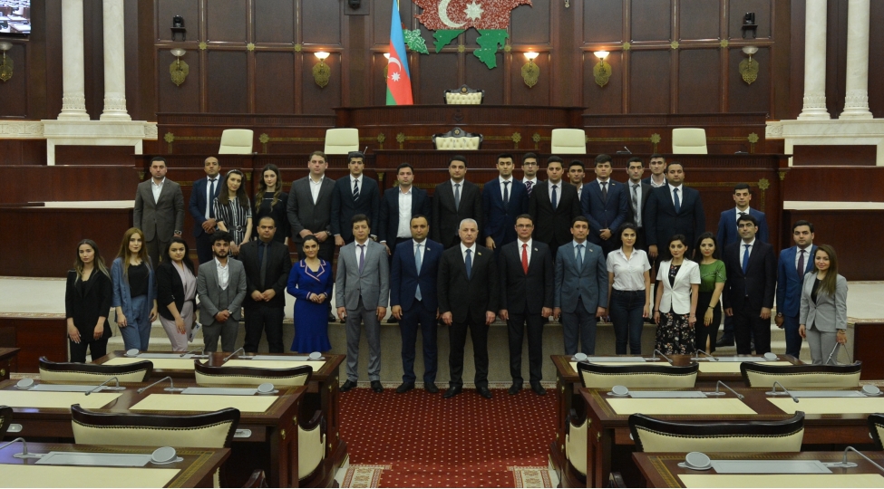 yap-nerimanov-rayon-teshkilati-gencler-birliyinin-uzvleri-milli-meclisde-olublar
