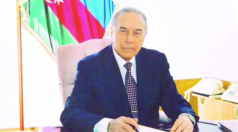 ulu-onderin-siyasi-kursu-musteqil-azerbaycan-dovletinin-qaranti