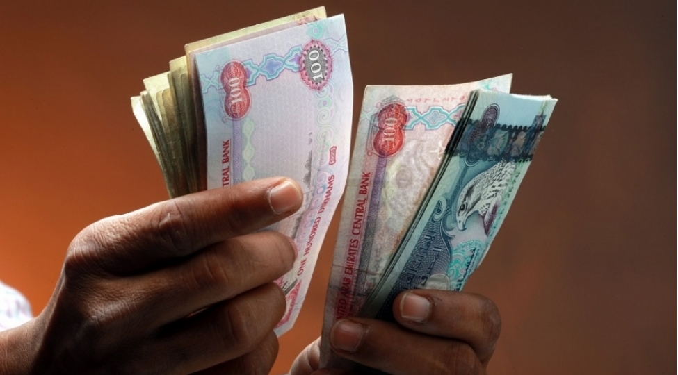 bee-de-onlayn-dilenchi-17-gunde-50-min-dollar-qazanib