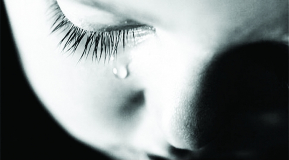 kim-daha-chox-aglayir