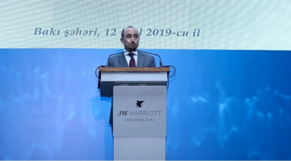 muasir-azerbaycan-heyder-eliyevin-yadigari-ve-shah-eseridir