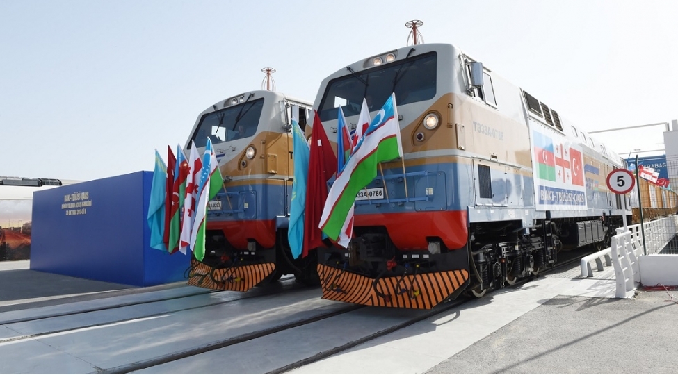 baki-tbilisi-qars-demiryolu-ile-yukdashimalarin-hecmi-bir-milyon-tonu-otub-turkiyeli-nazir