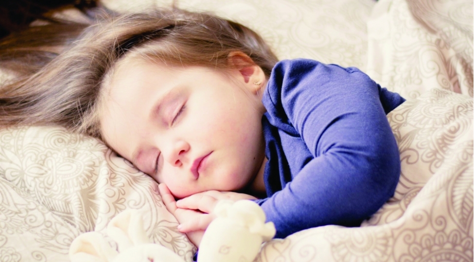 yatarken-agil-vebedenimiz-ne-ish-gorur