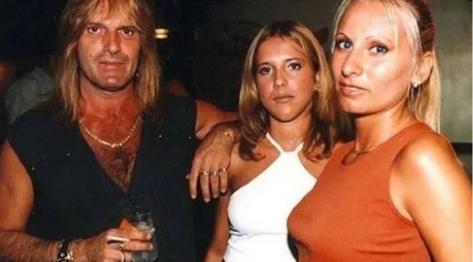 heyati-boyu-6-min-qadinla-eshq-yashadi