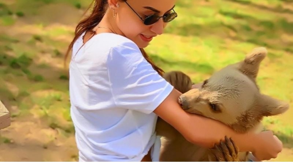 ayi-meshhur-mugennini-dishledi