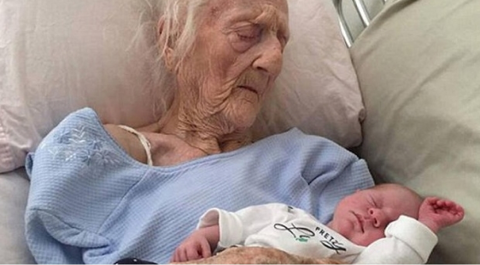 75-yashli-qadin-ushaq-dunyaya-getirdi