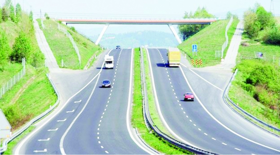 muxtelif-olkelerin-maraqli-yol-qaydalari