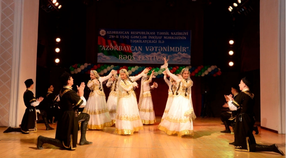 azerbaycan-vetenimdir-adli-reqs-festivali