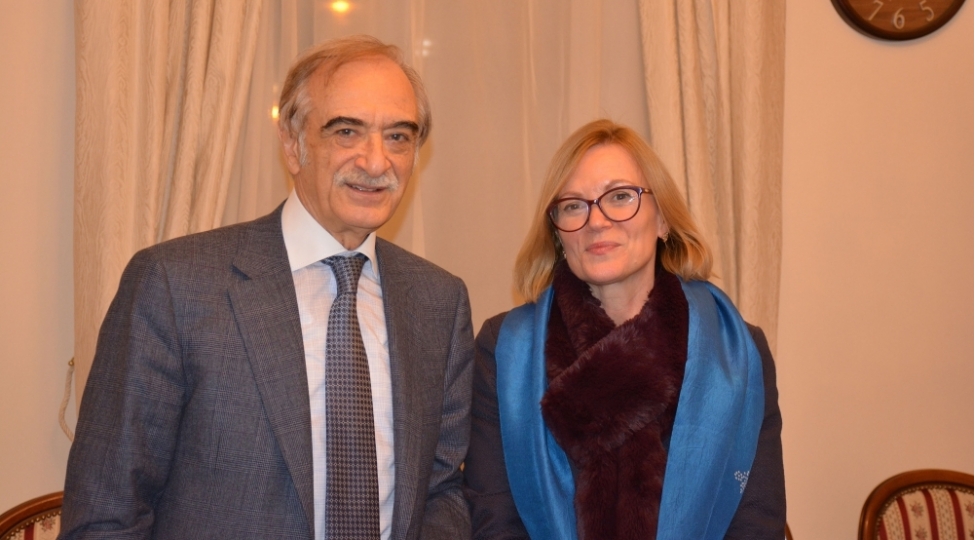 polad-bulbuloglu-boyuk-britaniyanin-rusiyadaki-sefiri-ile-gorushub