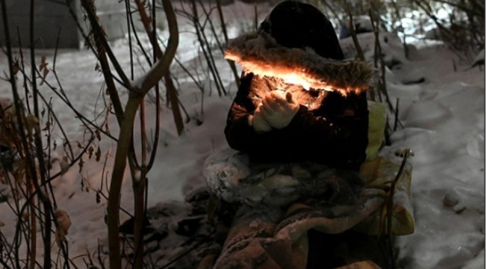 30-derece-soyuqda-kuchede-yashayirlar-sibirde-foto