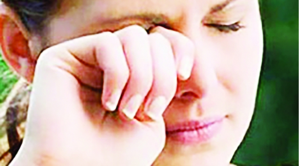 gozleri-ovushdurmaq-choxmu-zererlidir