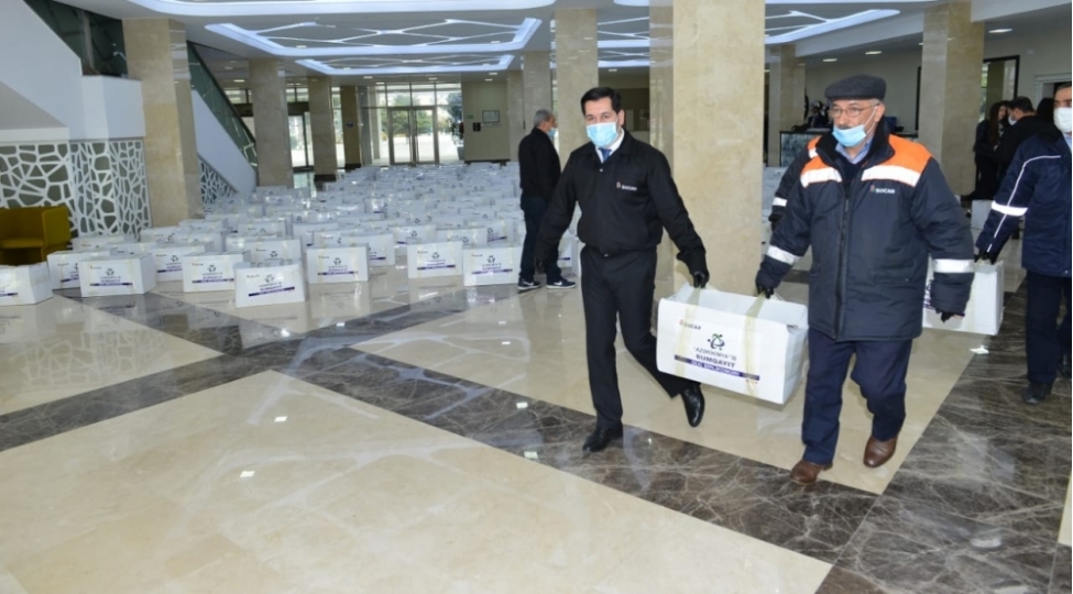 socar-sumqayitdaki-azteminatli-ailelere-ve-ahil-vetendashlara-erzaq-yardimi-edib-foto