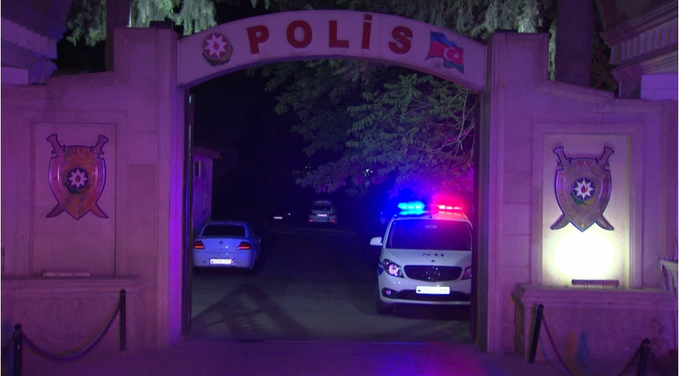 bulaqda-olan-8-nefer-polis-bolmesine-apariliblar-foto