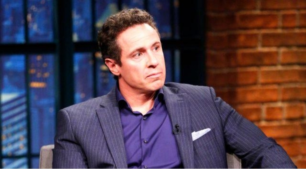 evinde-chilpaq-gezen-aparici-arvadinin-canli-yayimina-dushdu-