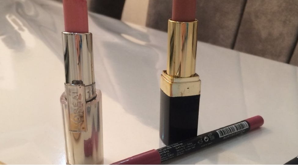 xanimlarin-diqqetine-goz-qelemi-ve-dodaq-boyasi-koronavirus-yayir