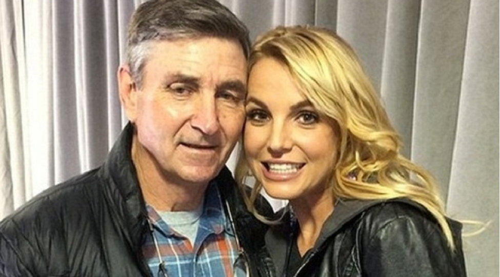 britni-spirs-atasini-mehkemeye-verdi