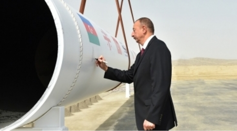 milli-maraqlara-xidmet-eden-esrin-muqavilesinin-imzalanmasi-ile-azerbaycanin-enerji-tehlukesizliyi-tam-temin-edildi