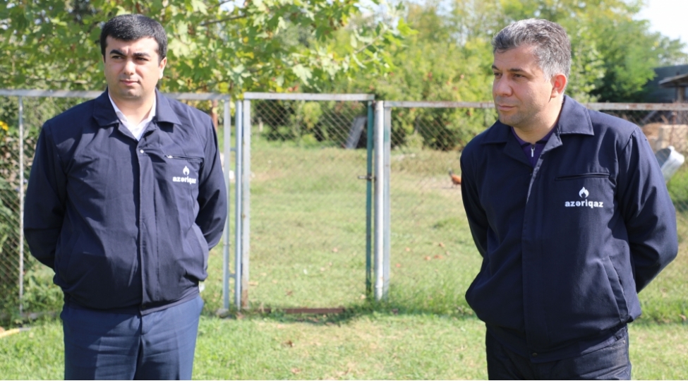 azeriqaz-emekdashlari-ozlerini-doyushchu-kimi-hiss-edirler