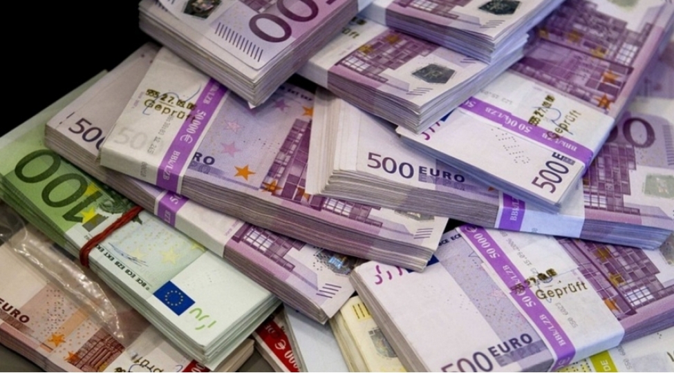 pensiyachi-qadin-qonshularina-6-milyon-avro-miras-qoyub