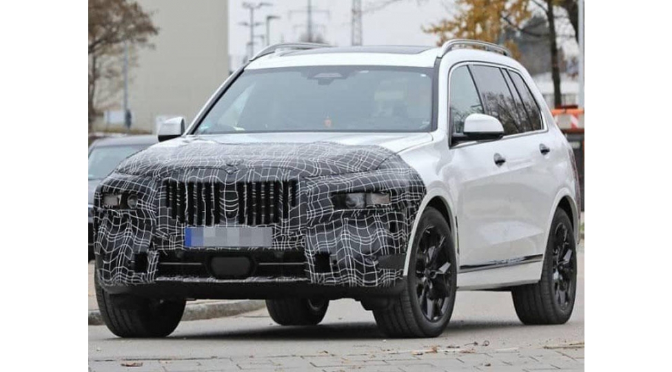 bmw-x7-modeli-yenilenecek