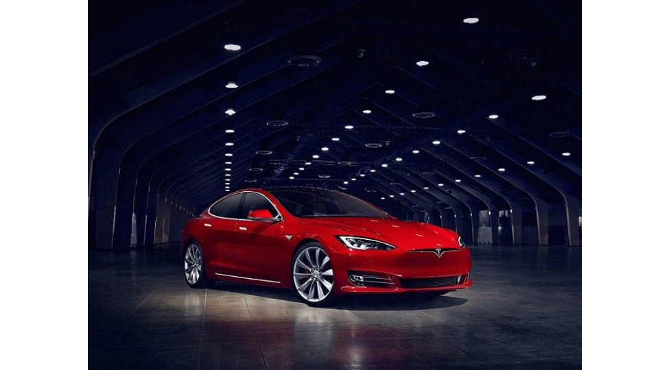 bir-neche-il-evvel-elon-musk-tesla-ni-apple-shirketine-satmagi-planlashdirirdi