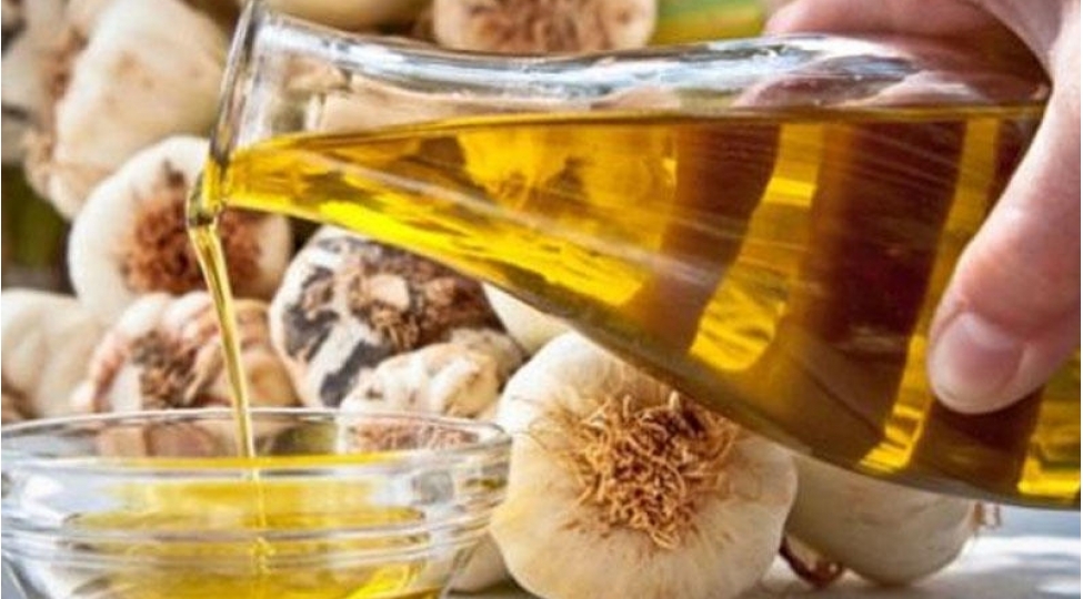 sarimsaq-ve-zeytun-yaginin-mocuzeleri