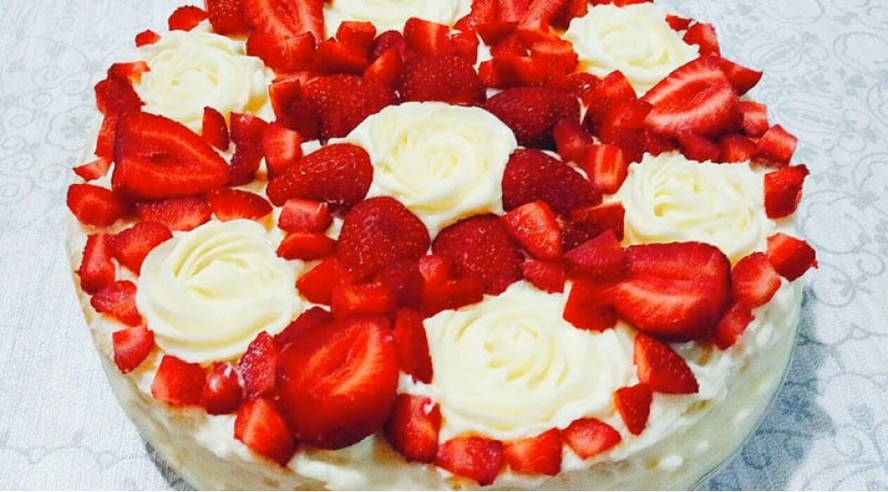 chiyelekli-qaymaqli-tort-resepti