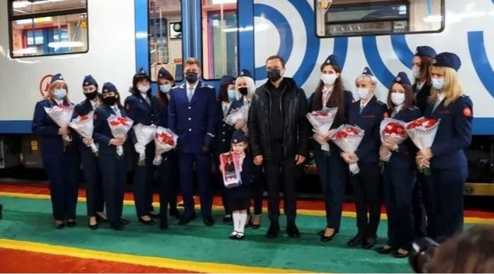 moskva-metrosunda-ilk-qadin-mashinistler-ishe-bashladilar-fotovideo