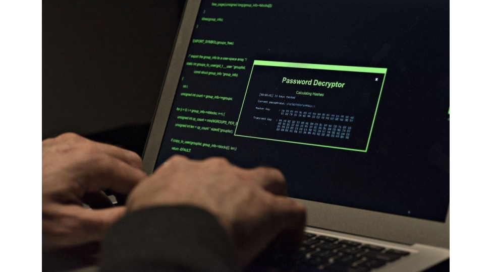 azerbaycanin-internet-seqmentinde-fishinq-hucumlarin-sayi-chox-azdir