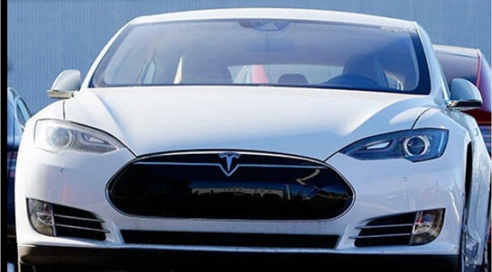 tesla-2020-ci-ilde-texminen-500000-neqliyyat-vasitesi-satib