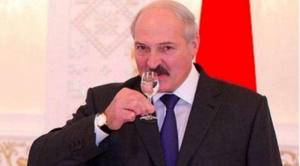 lukashenko-prezidentlerle-gorushende-ichmeye-mecbur-oluram