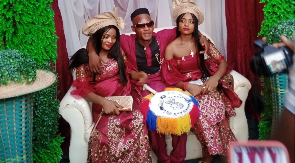 ekiz-bacilar-bir-oglana-ere-getdi