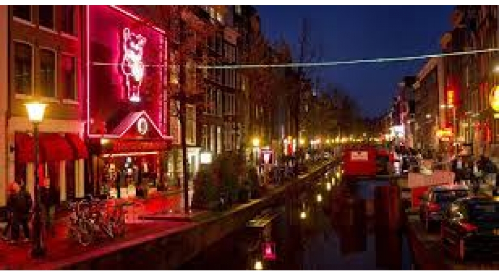 amsterdam-turistlere-marixuana-satilan-kofeshoplara-girishi-mehdudlashdirir