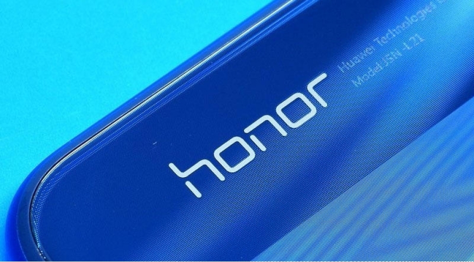yeni-dovr-honor