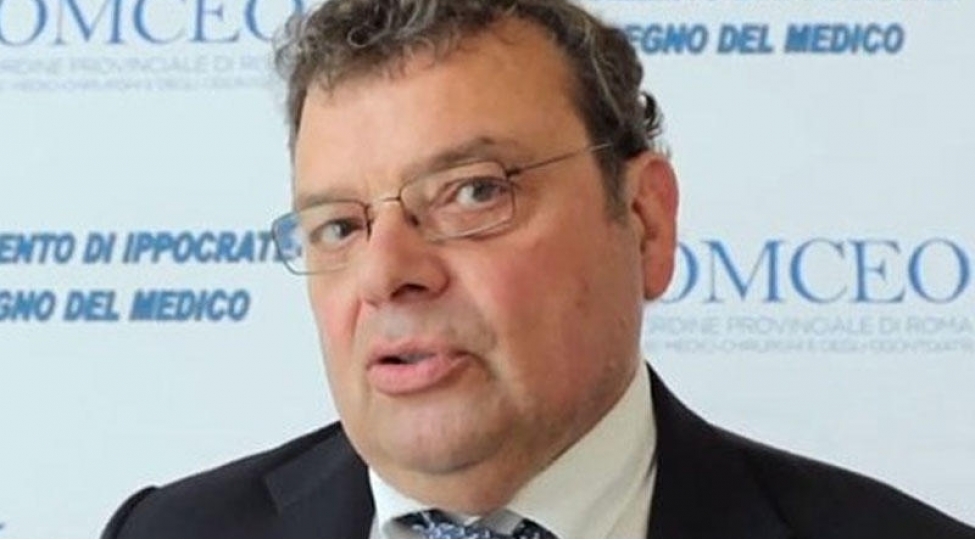 italiyali-hekim-maska-hech-bir-ishe-yaramir