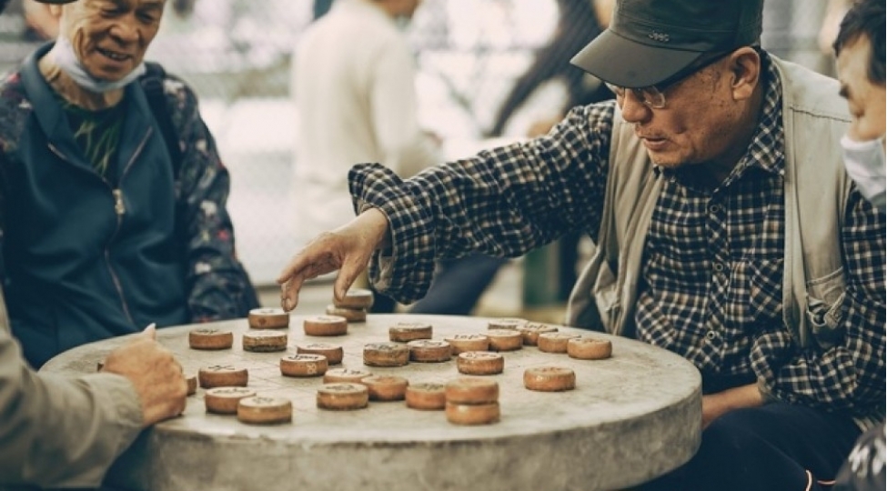 ne-uchun-chinliler-el-ile-gorushmurler