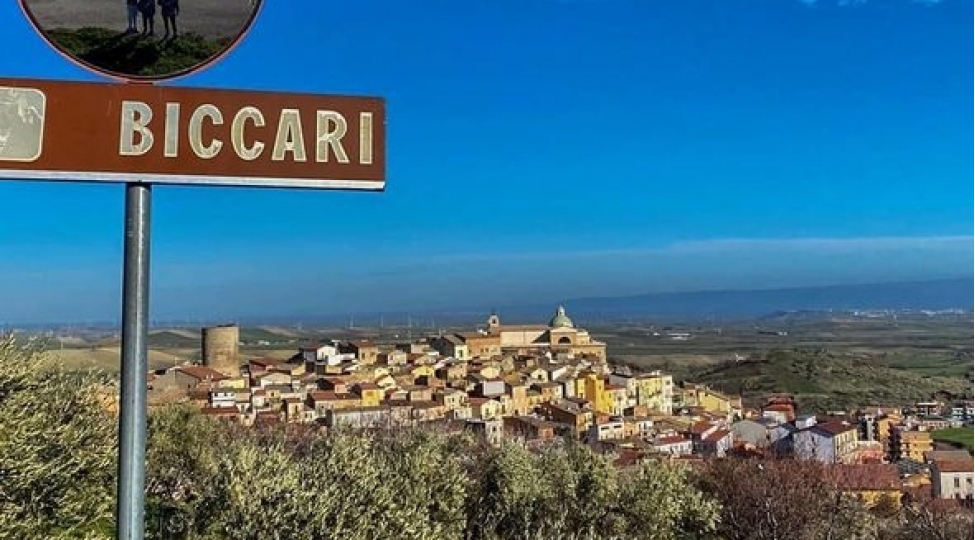 terk-edilmish-sheherde-evler-bir-avroya-satilir-foto