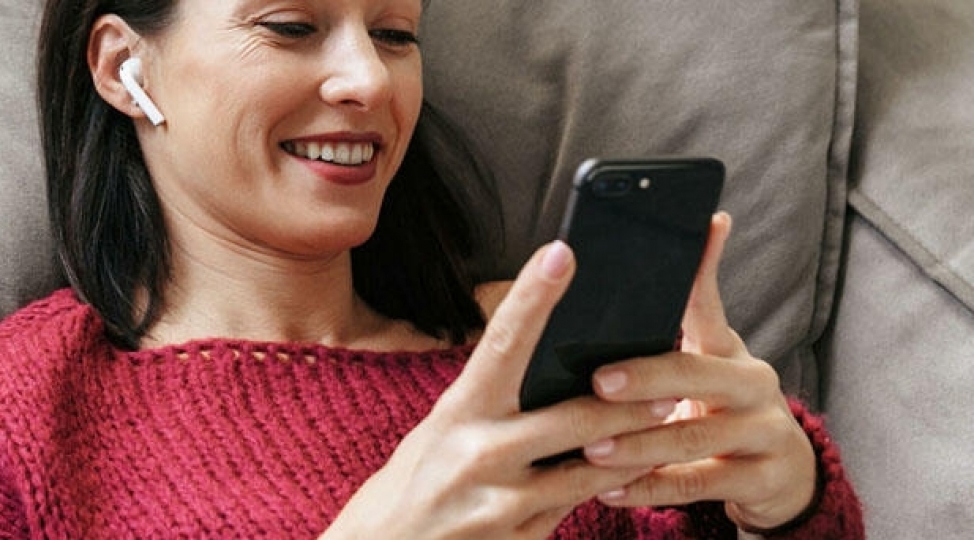 mehsuldar-smartfon-belli-olub