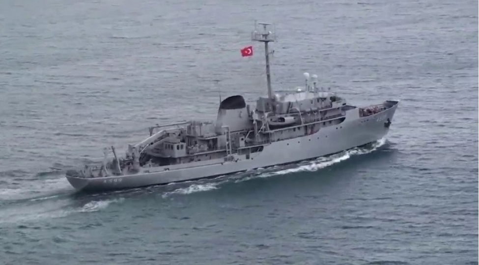 yunanistan-qiricilari-turkiye-gemisine-hucum-edib