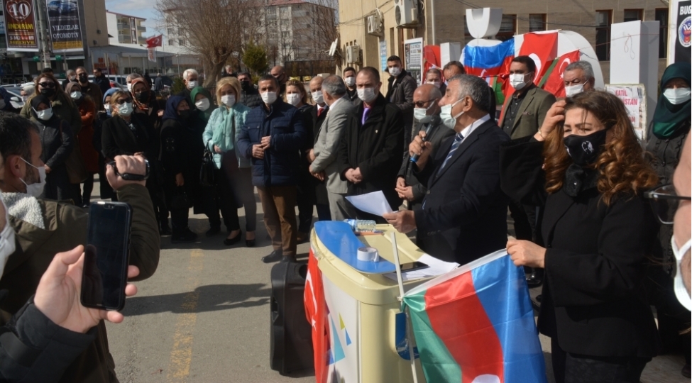 igdirlilar-xocali-soyqirimini-toreden-vandallari-qinayiblar